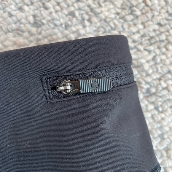 Lululemon time to sweat tight size 6 black 28” - Picture 6 of 6